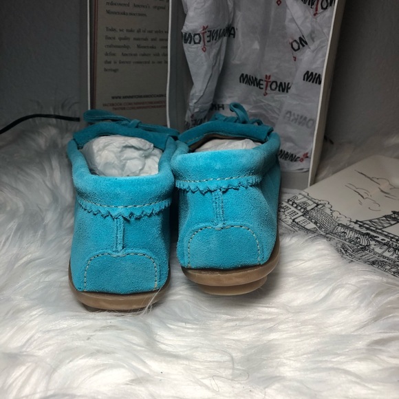Minnetonka moccasins - Picture 4 of 6
